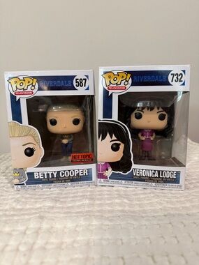 Set of 2 Funko Pop! Riverdale figures 💙💖 — NEW